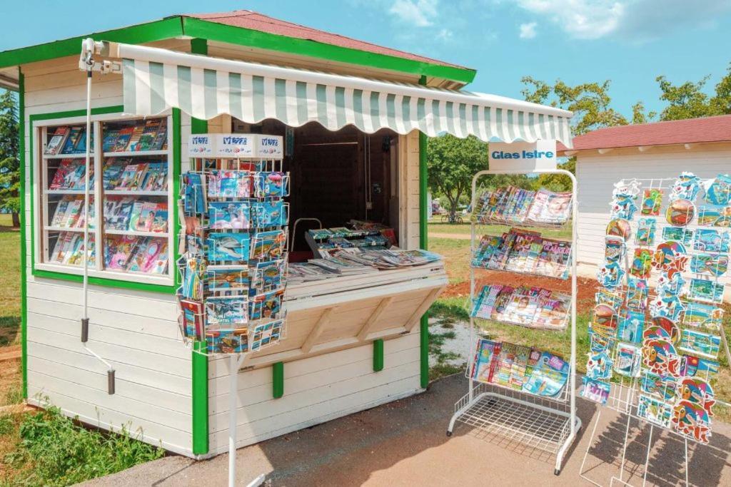 Easyatent Safari Tent Park Umag Buitenkant foto
